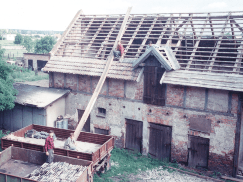 Budynek gospodarczy szkoły w&nbsp;rozbiórce