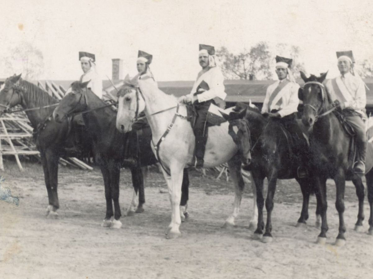 1933: Golęczewianie witają biskupa Dymka w&nbsp;Sobocie